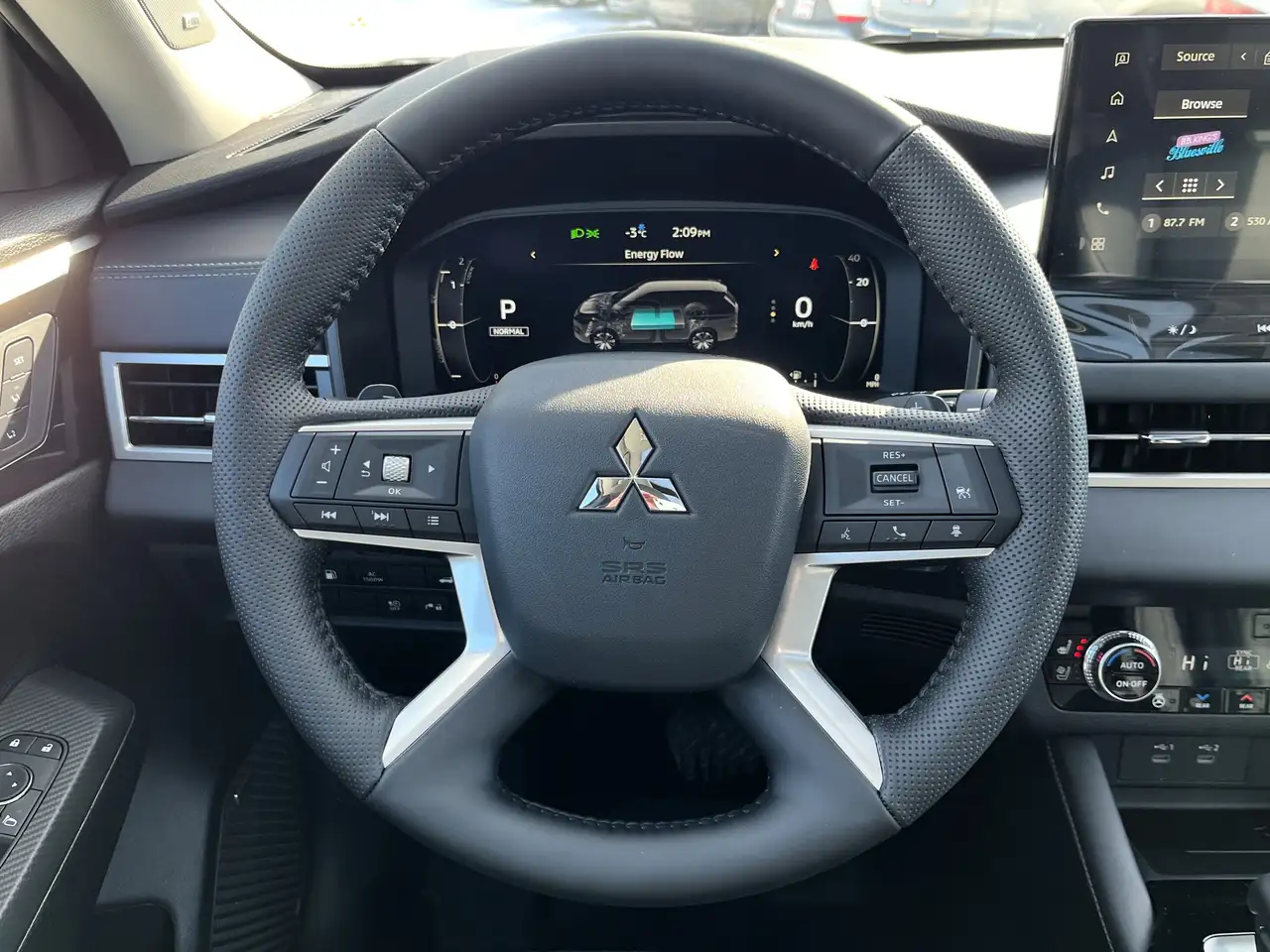 Mitsubishi Outlander снимка Mitsubishi Outlander