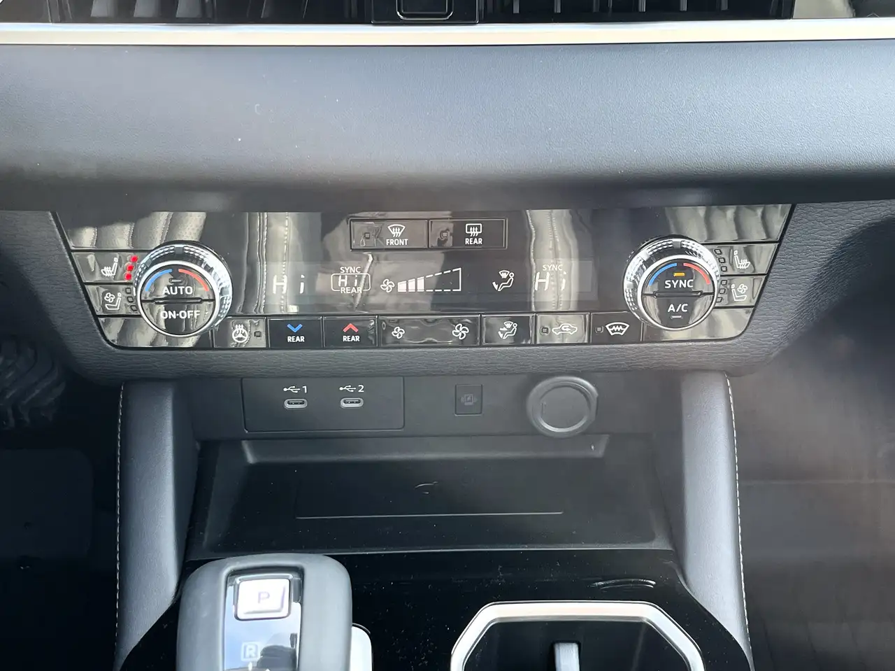 Mitsubishi Outlander снимка Mitsubishi Outlander