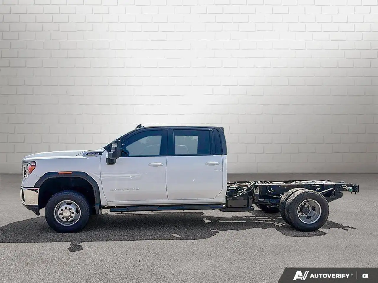 GMC Sierra 3500HD снимка GMC Sierra 3500HD