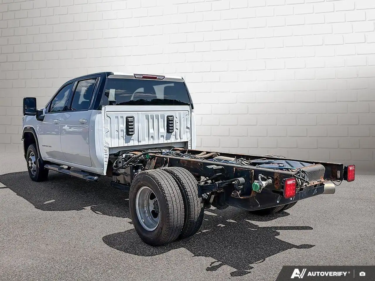 GMC Sierra 3500HD снимка GMC Sierra 3500HD