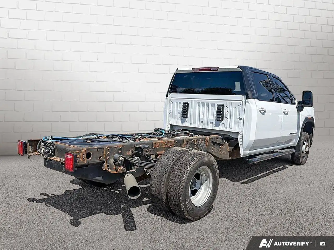 GMC Sierra 3500HD снимка GMC Sierra 3500HD