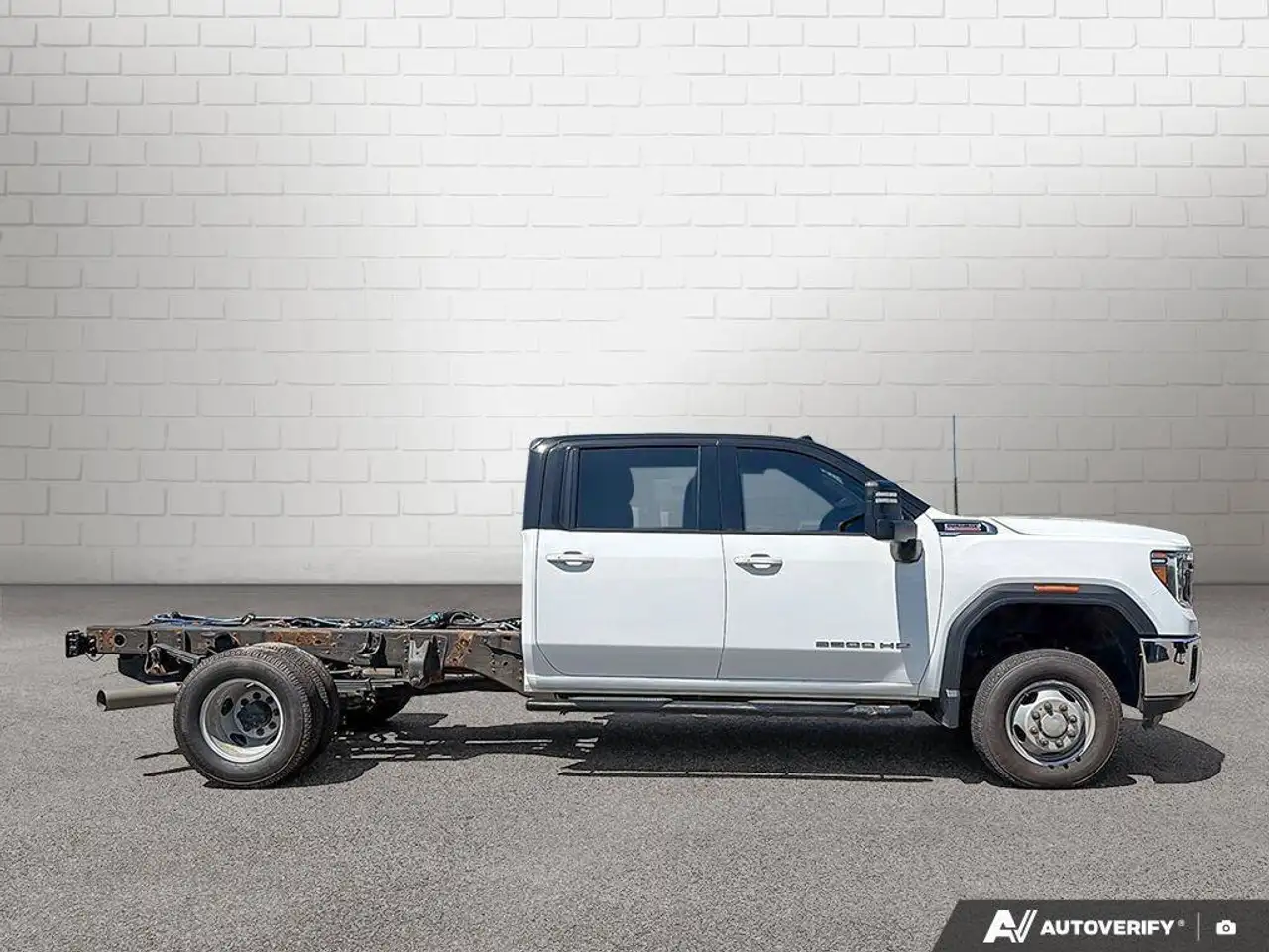 GMC Sierra 3500HD снимка GMC Sierra 3500HD