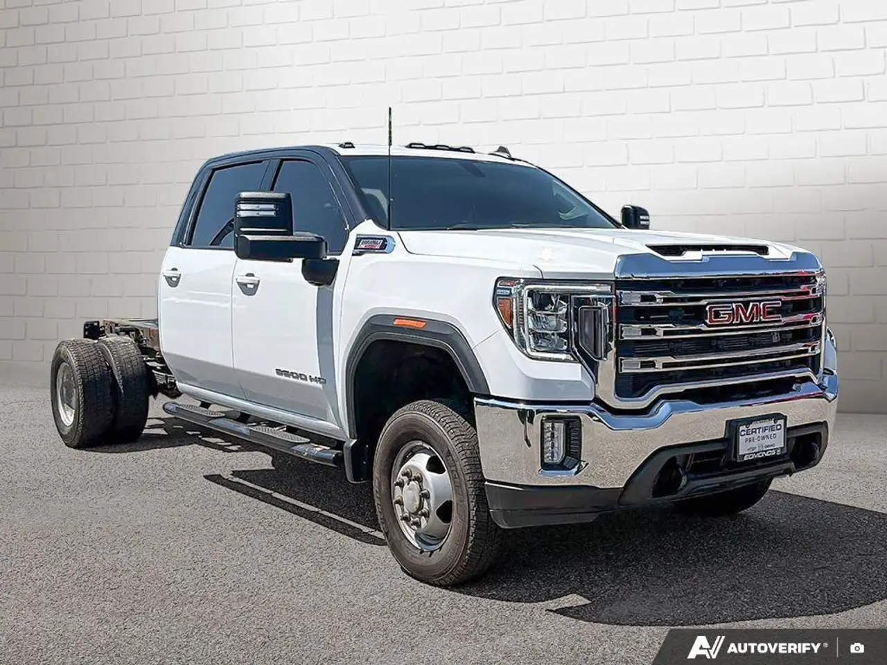 GMC Sierra 3500HD снимка GMC Sierra 3500HD