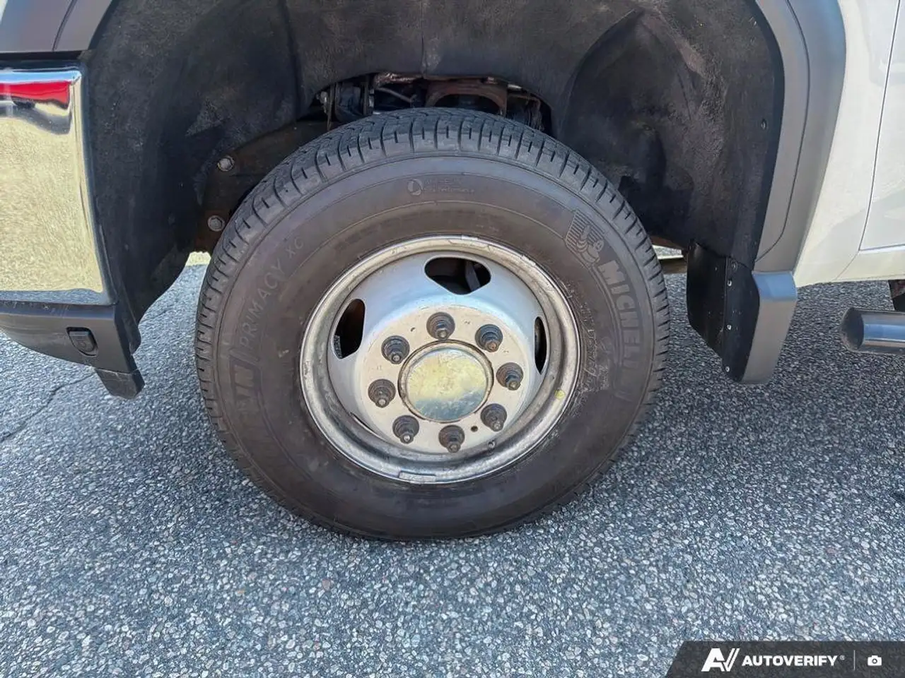 GMC Sierra 3500HD снимка GMC Sierra 3500HD