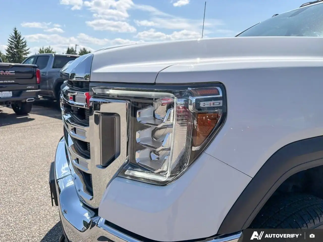 GMC Sierra 3500HD снимка GMC Sierra 3500HD