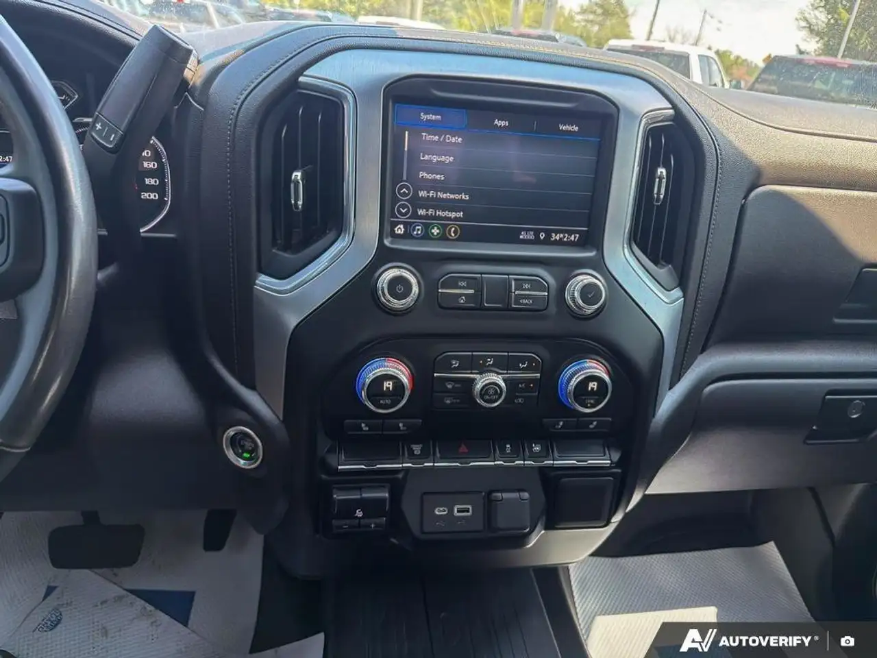 GMC Sierra 3500HD снимка GMC Sierra 3500HD