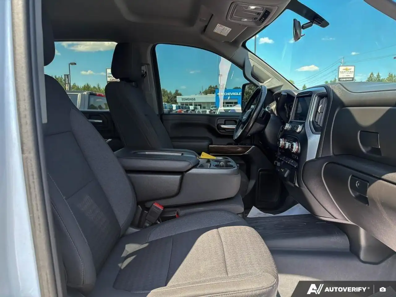 GMC Sierra 3500HD снимка GMC Sierra 3500HD