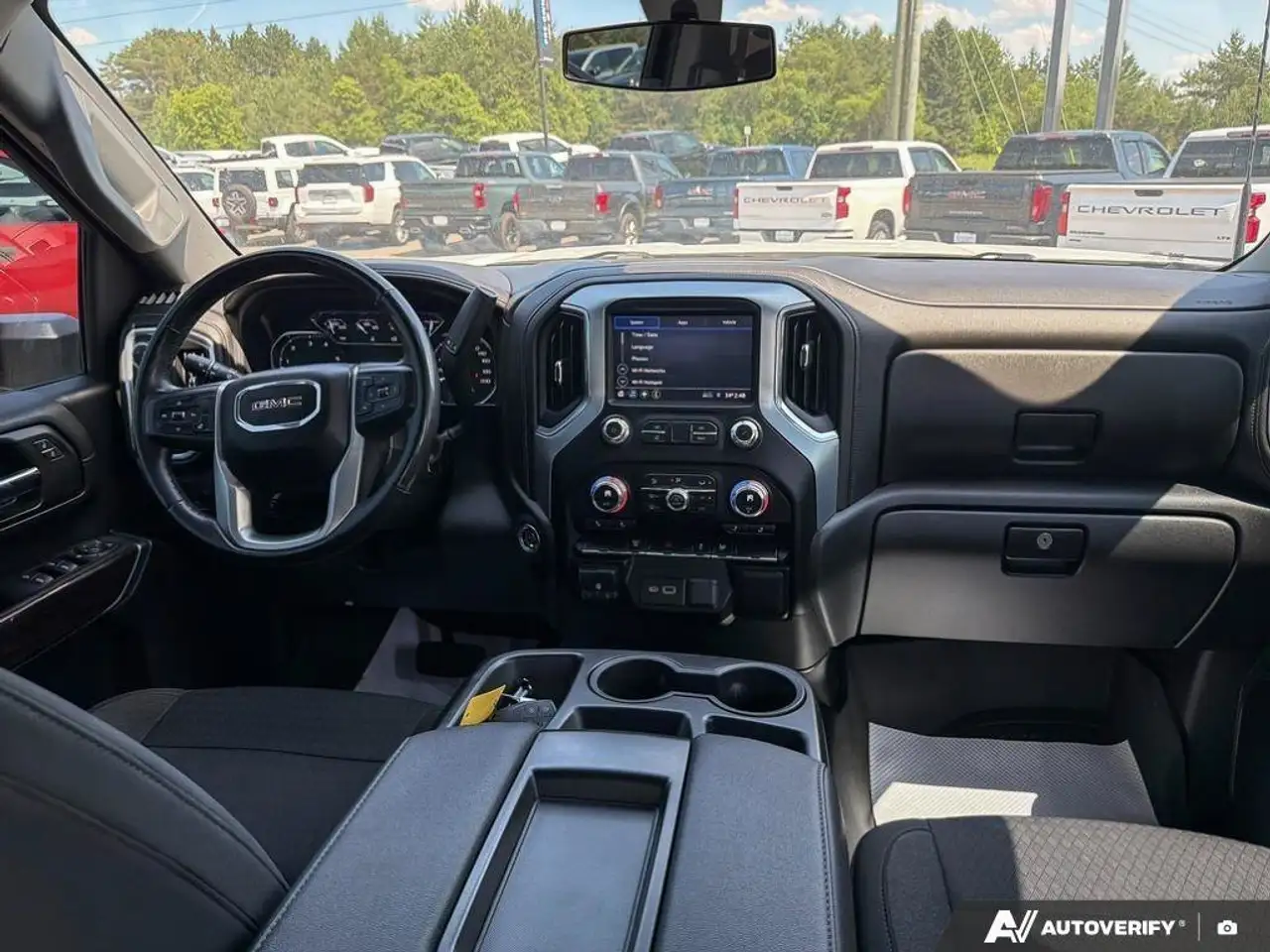 GMC Sierra 3500HD снимка GMC Sierra 3500HD