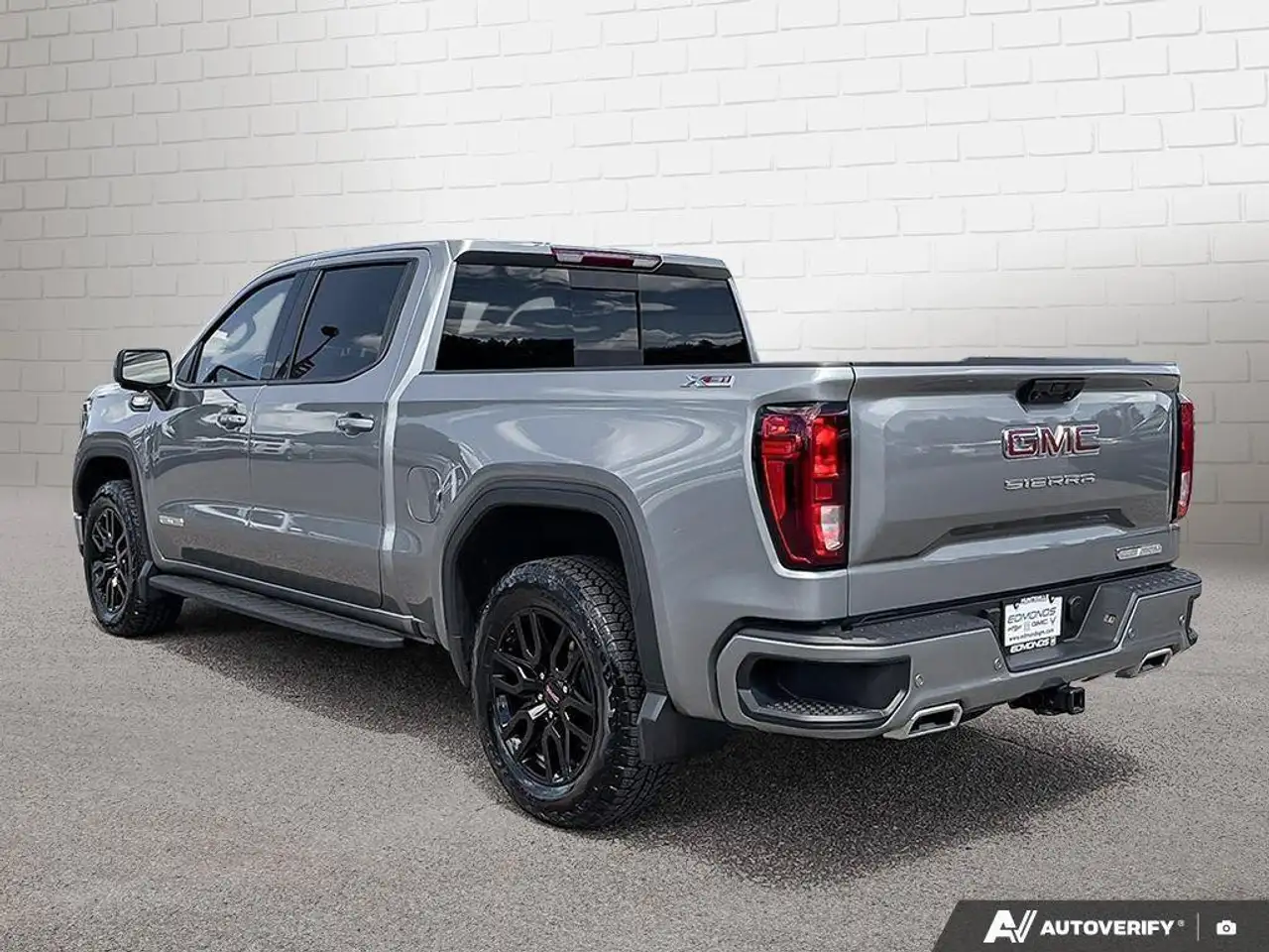 GMC Sierra 1500 снимка GMC Sierra 1500