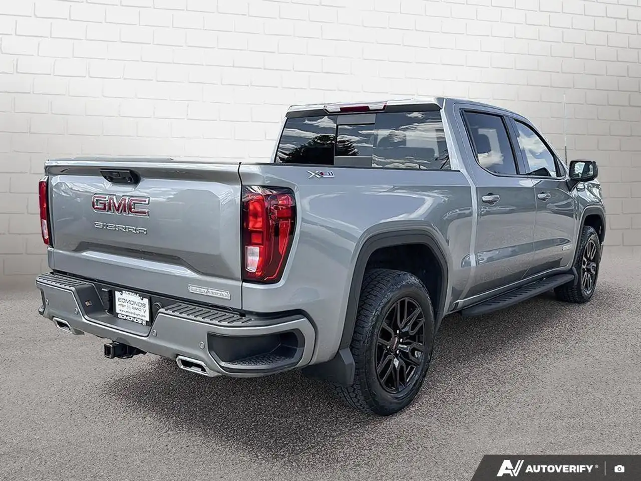 GMC Sierra 1500 снимка GMC Sierra 1500