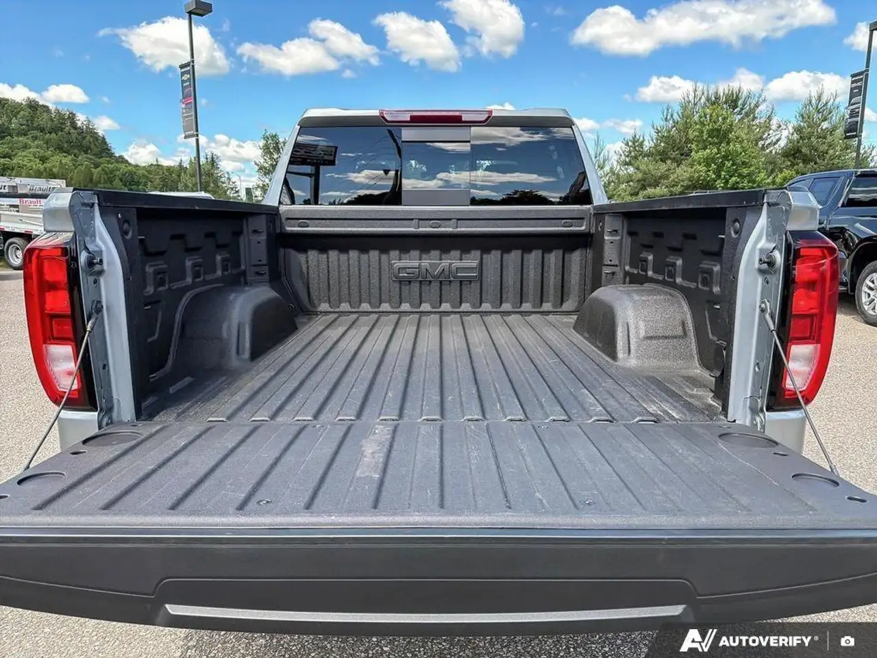 GMC Sierra 1500 снимка GMC Sierra 1500