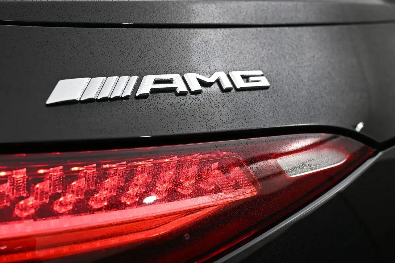 Mercedes-Benz SL снимка Mercedes-Benz SL