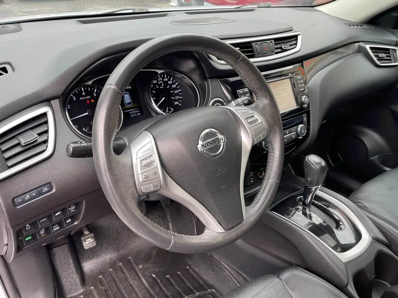 Nissan Rogue fotografie Nissan Rogue