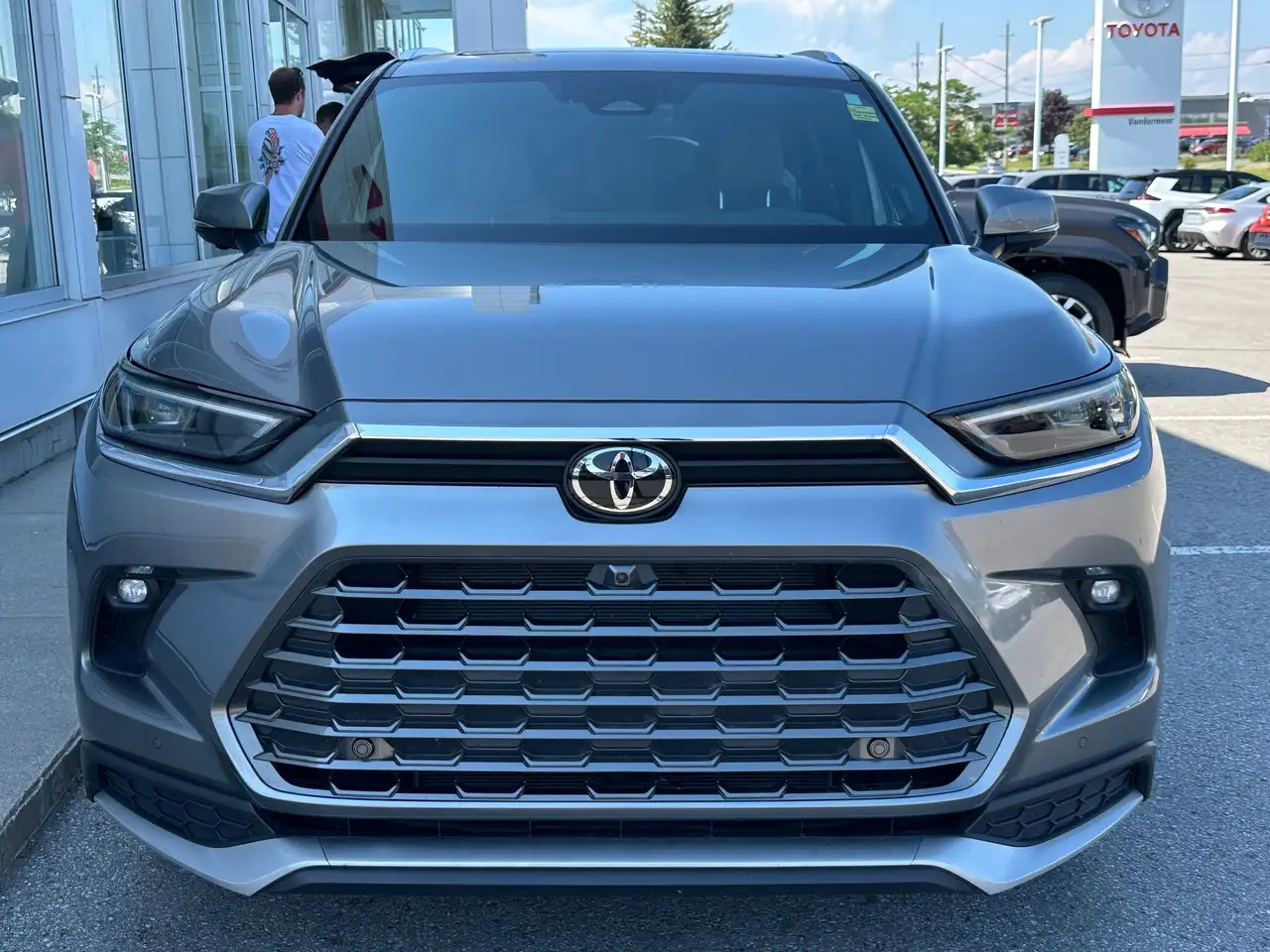 Toyota Grand Highlander photo Toyota Grand Highlander