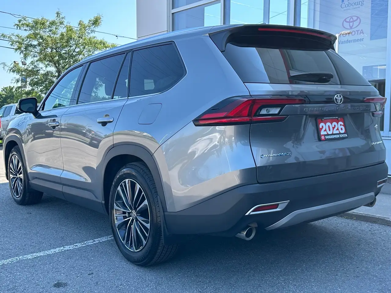 Toyota Grand Highlander photo Toyota Grand Highlander