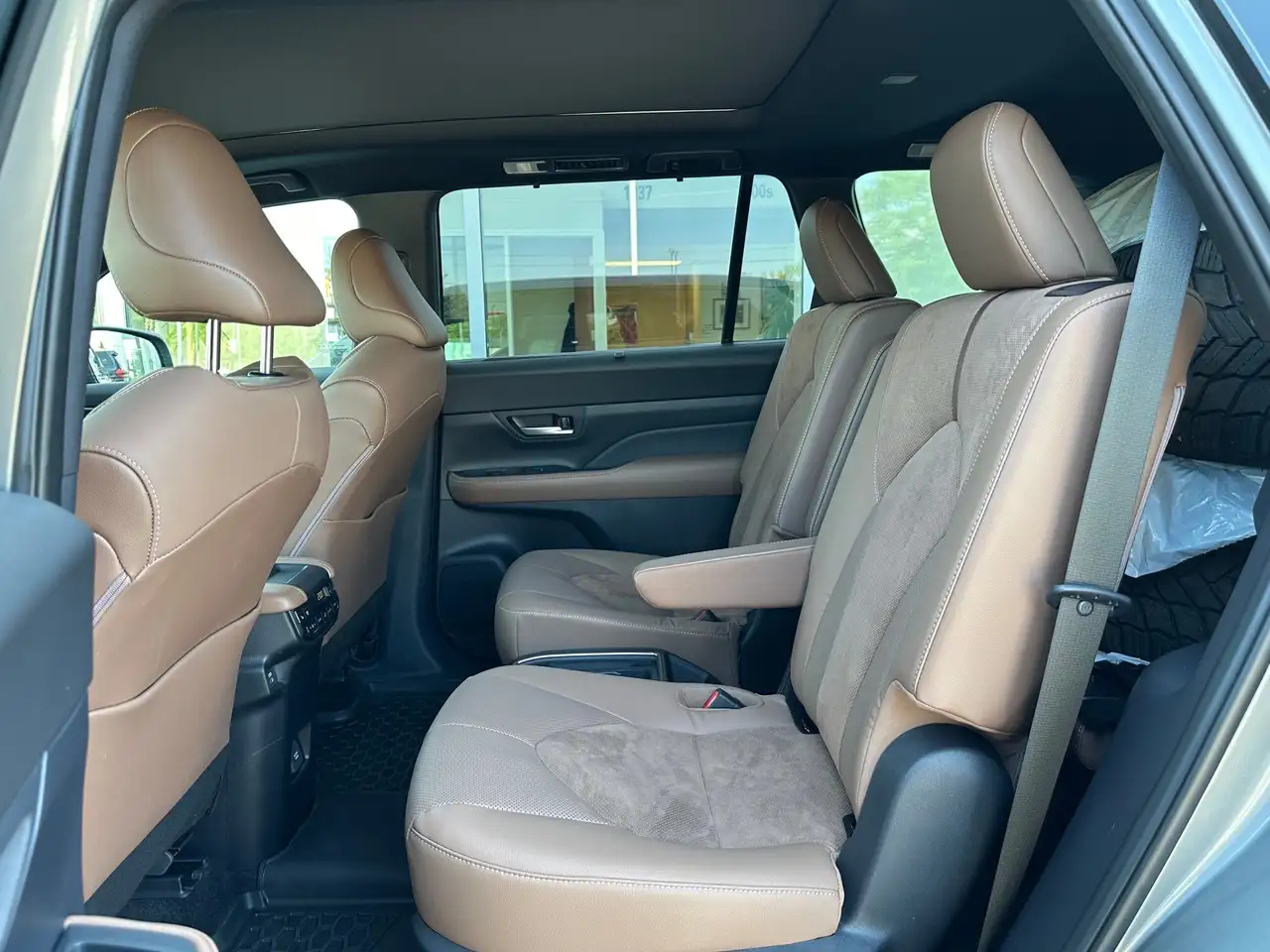 Toyota Grand Highlander photo Toyota Grand Highlander