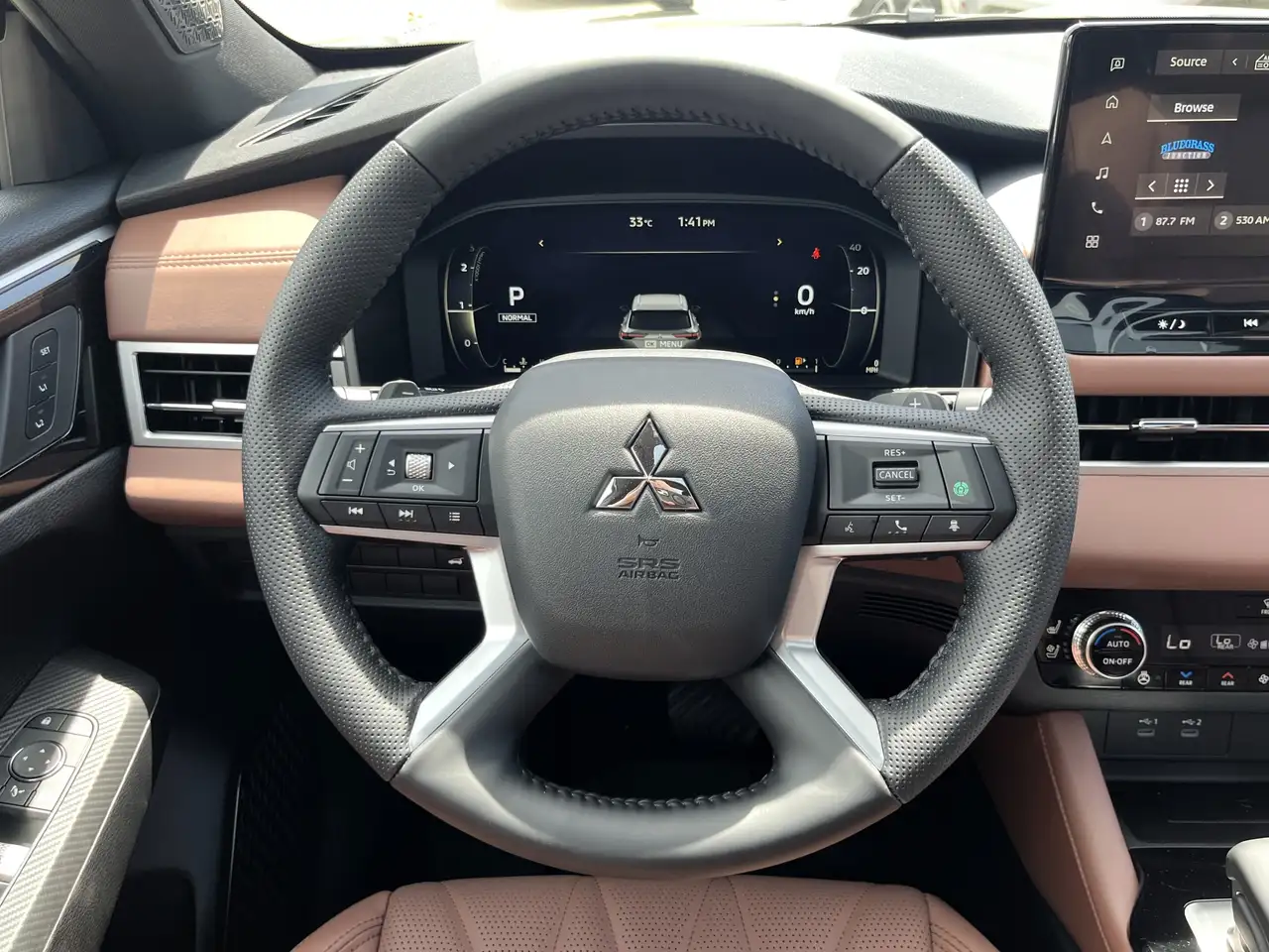 Mitsubishi Outlander снимка Mitsubishi Outlander