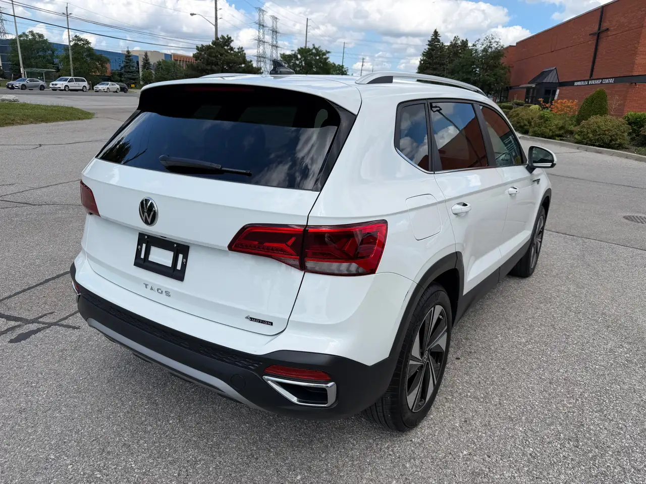 Volkswagen Taos photo Volkswagen Taos
