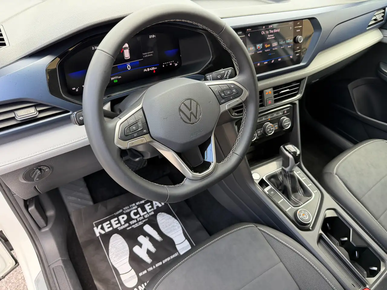 Volkswagen Taos photo Volkswagen Taos
