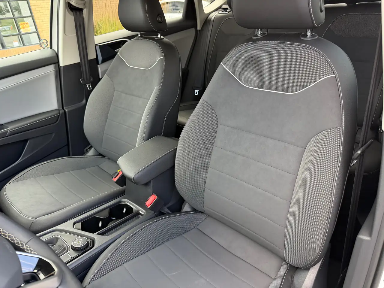 Volkswagen Taos photo Volkswagen Taos
