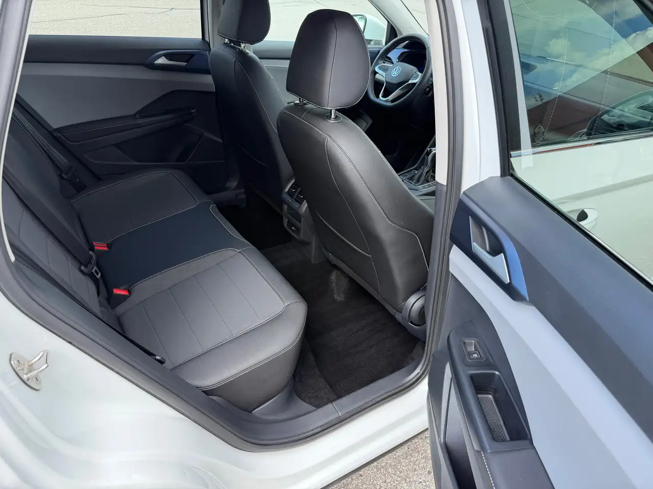 Volkswagen Taos photo Volkswagen Taos