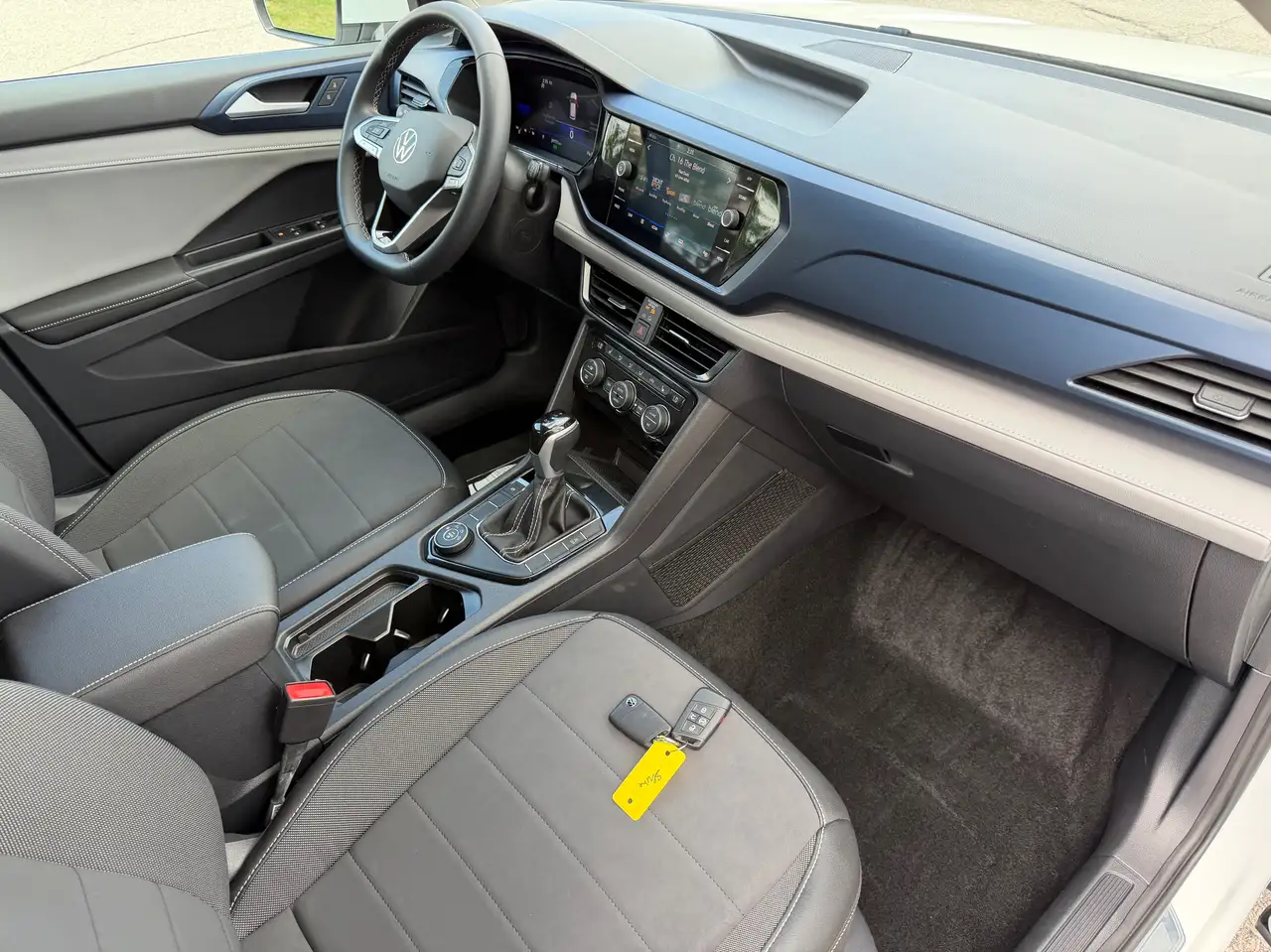 Volkswagen Taos photo Volkswagen Taos
