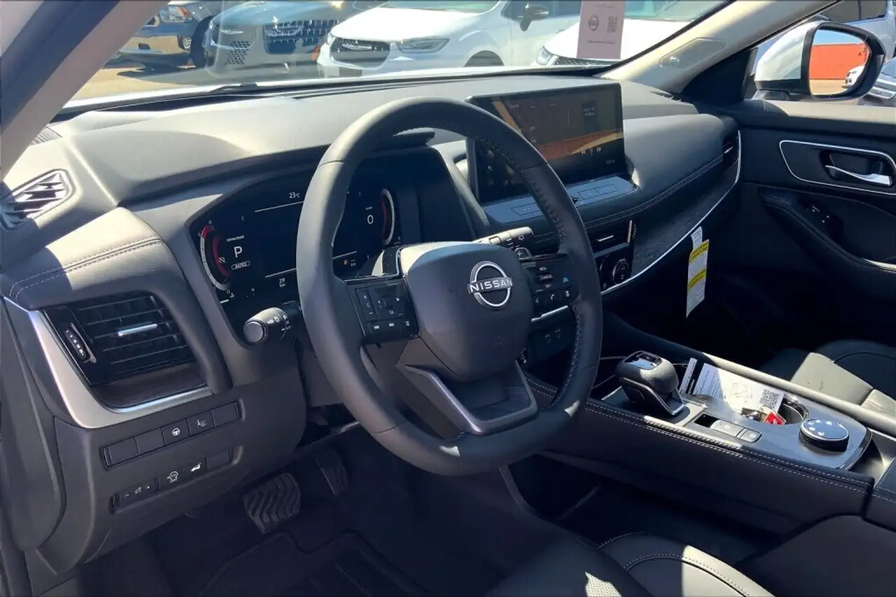 Nissan Rogue снимка Nissan Rogue