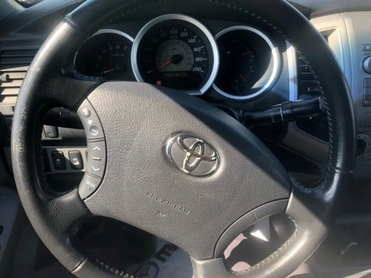 Toyota Tacoma photo Toyota Tacoma