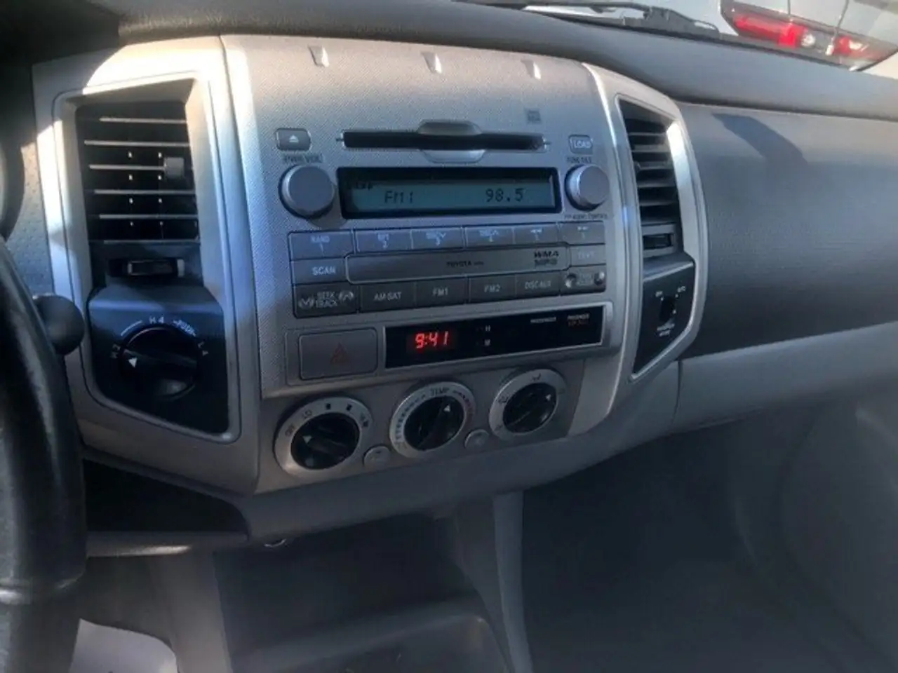 Toyota Tacoma photo Toyota Tacoma
