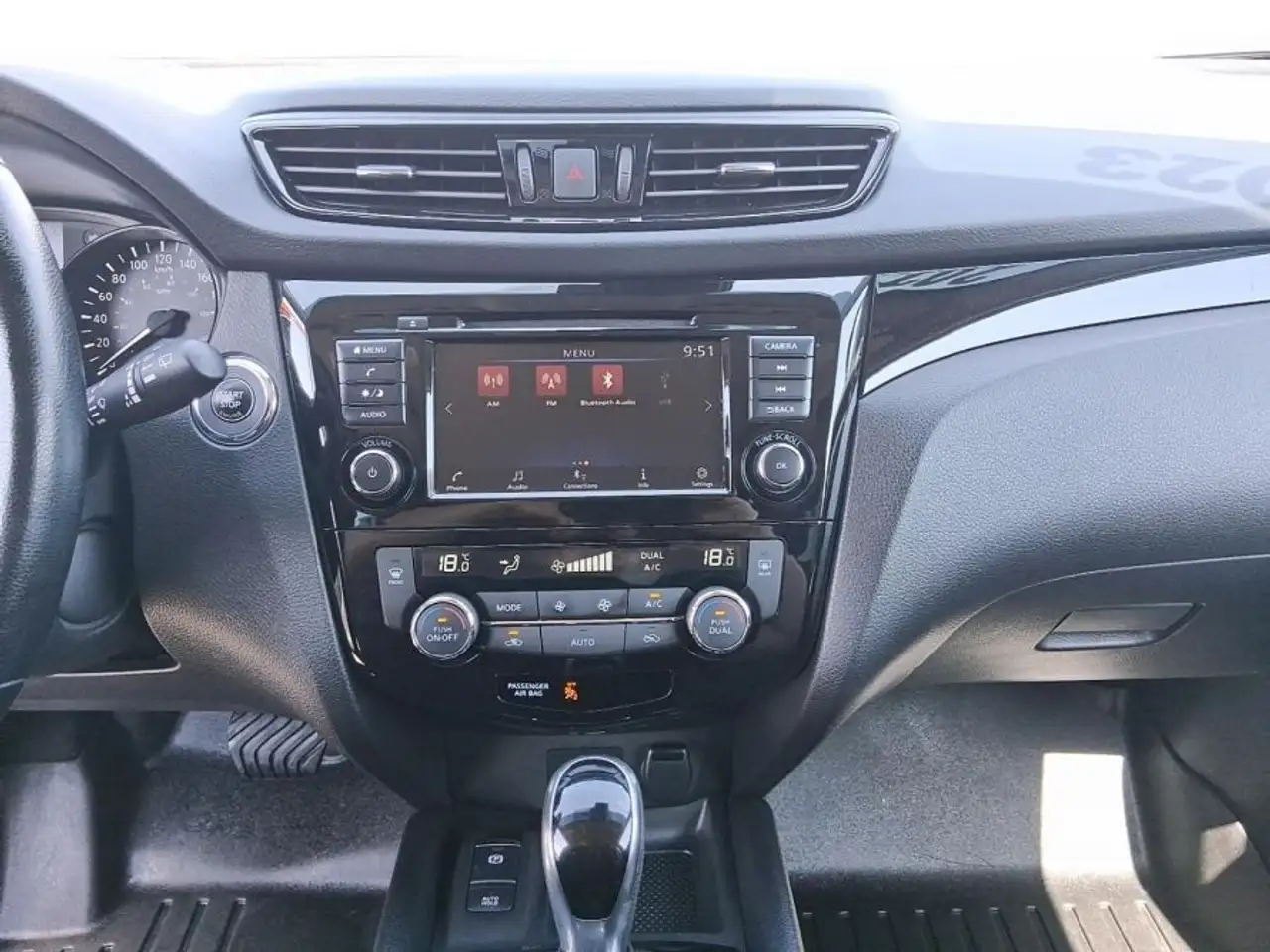 Nissan Qashqai снимка Nissan Qashqai