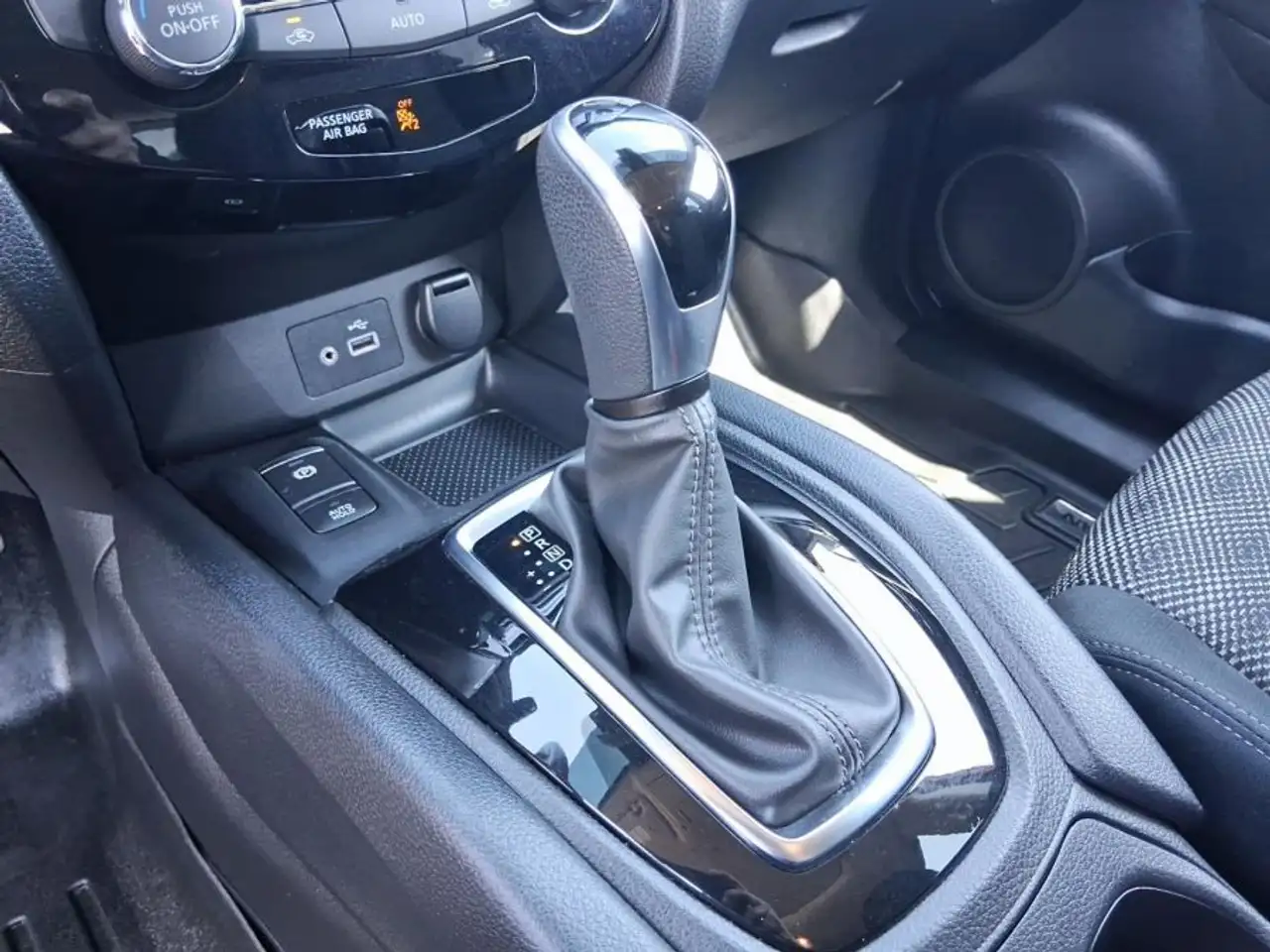 Nissan Qashqai снимка Nissan Qashqai