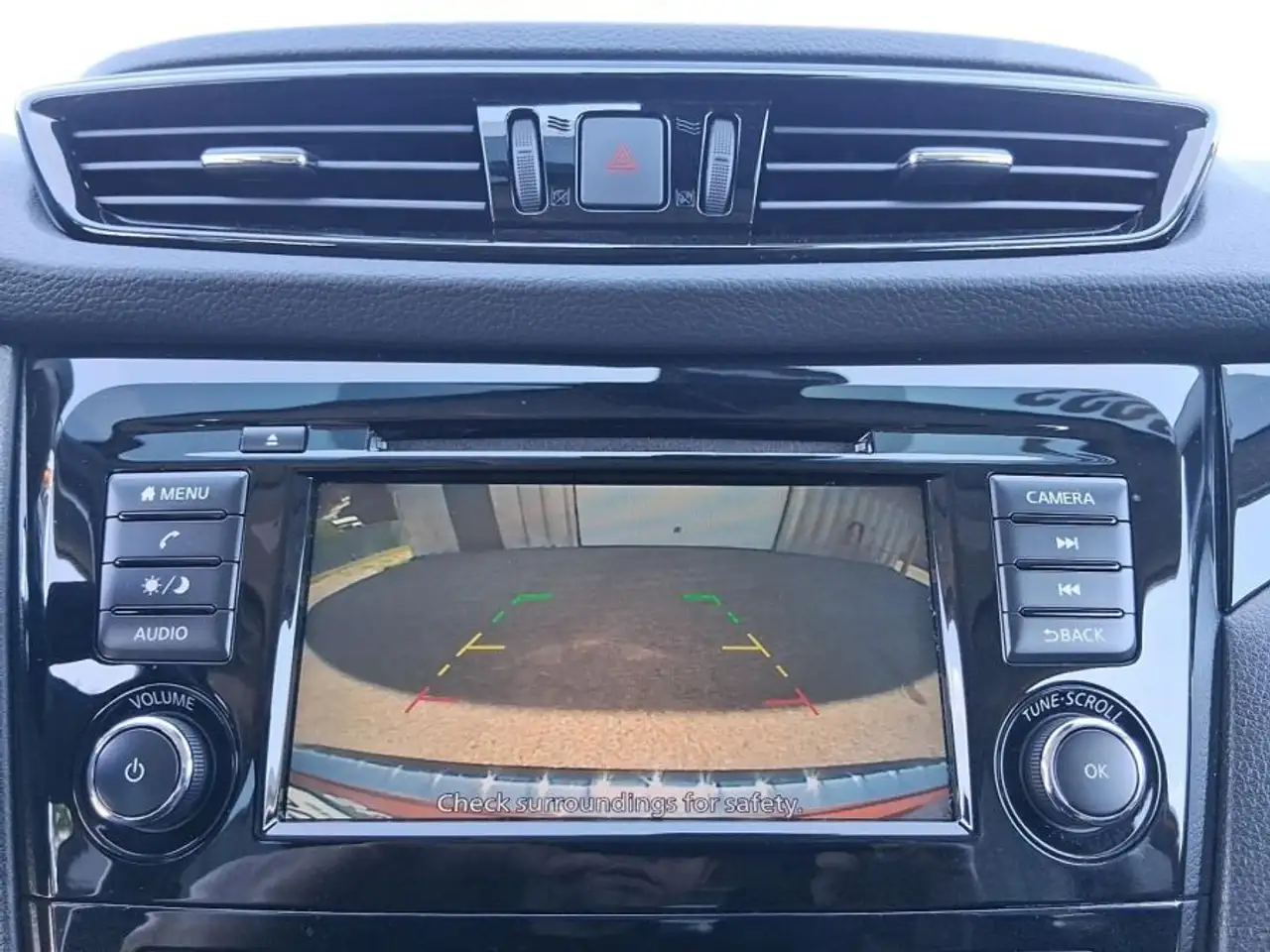 Nissan Qashqai снимка Nissan Qashqai