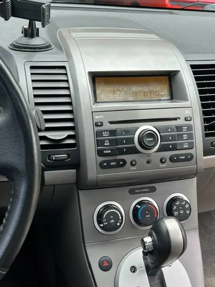 Nissan Sentra photo Nissan Sentra