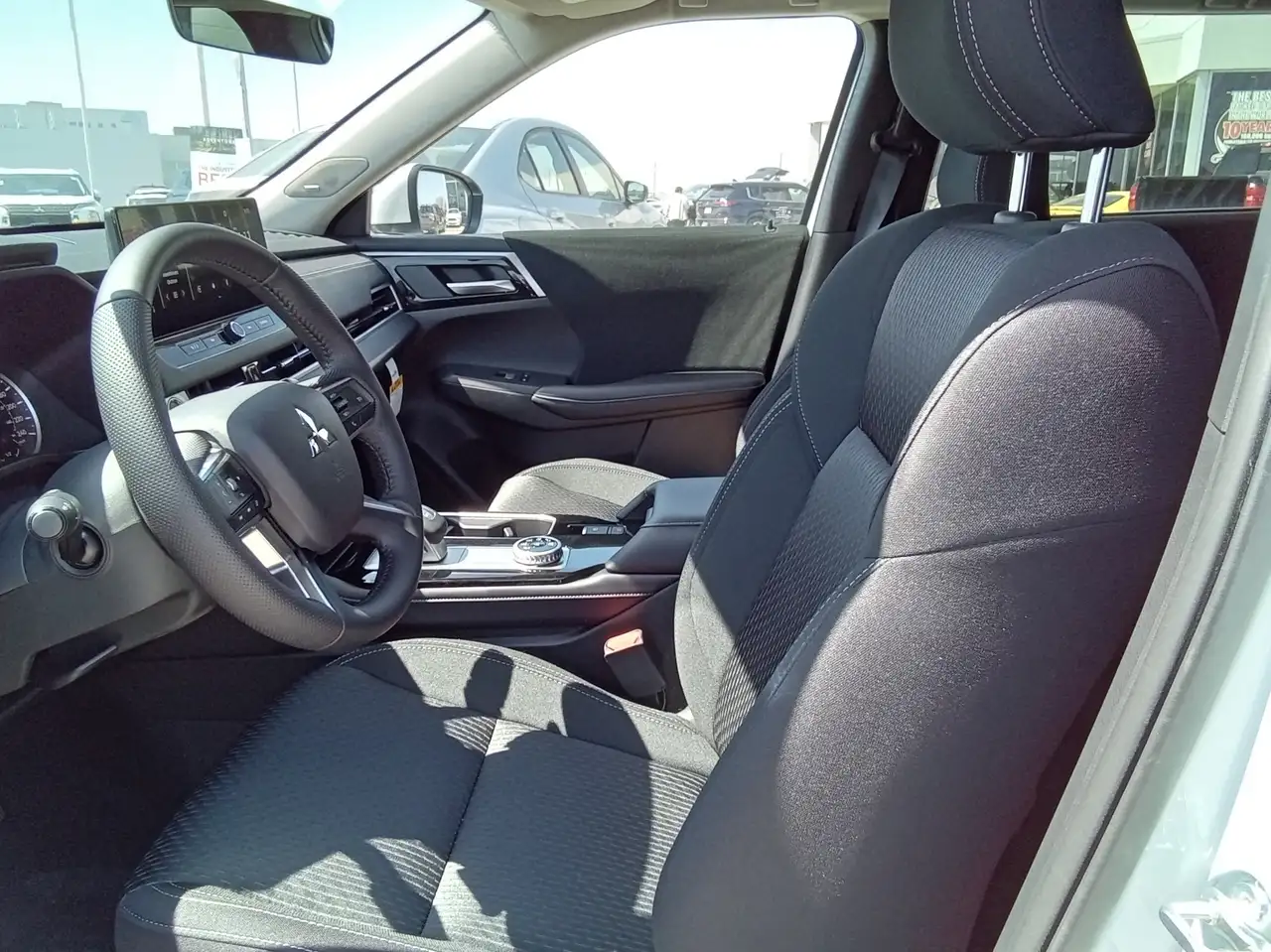 Mitsubishi Outlander снимка Mitsubishi Outlander
