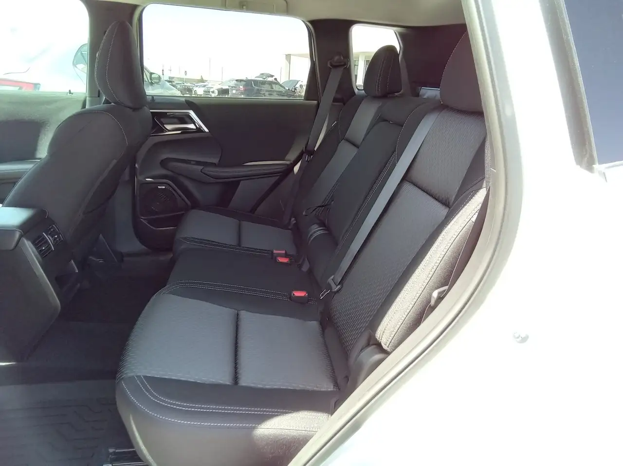 Mitsubishi Outlander снимка Mitsubishi Outlander