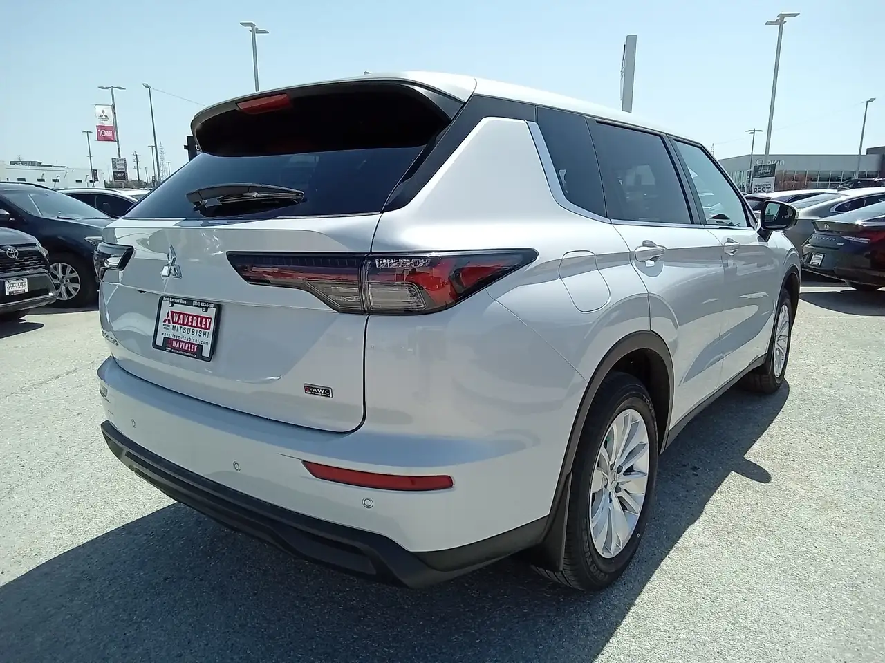 Mitsubishi Outlander снимка Mitsubishi Outlander