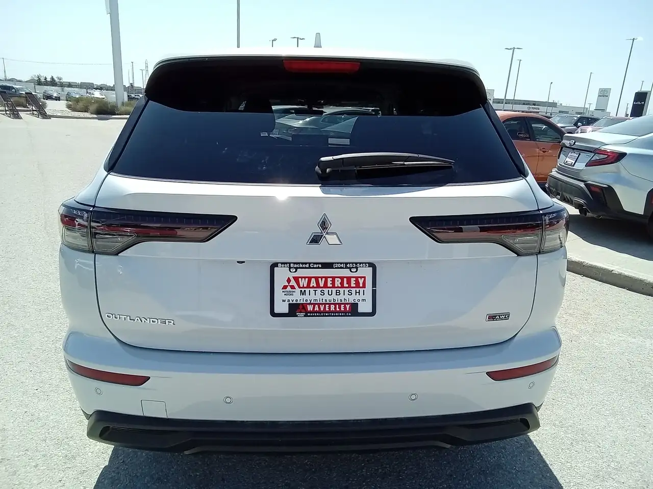 Mitsubishi Outlander снимка Mitsubishi Outlander