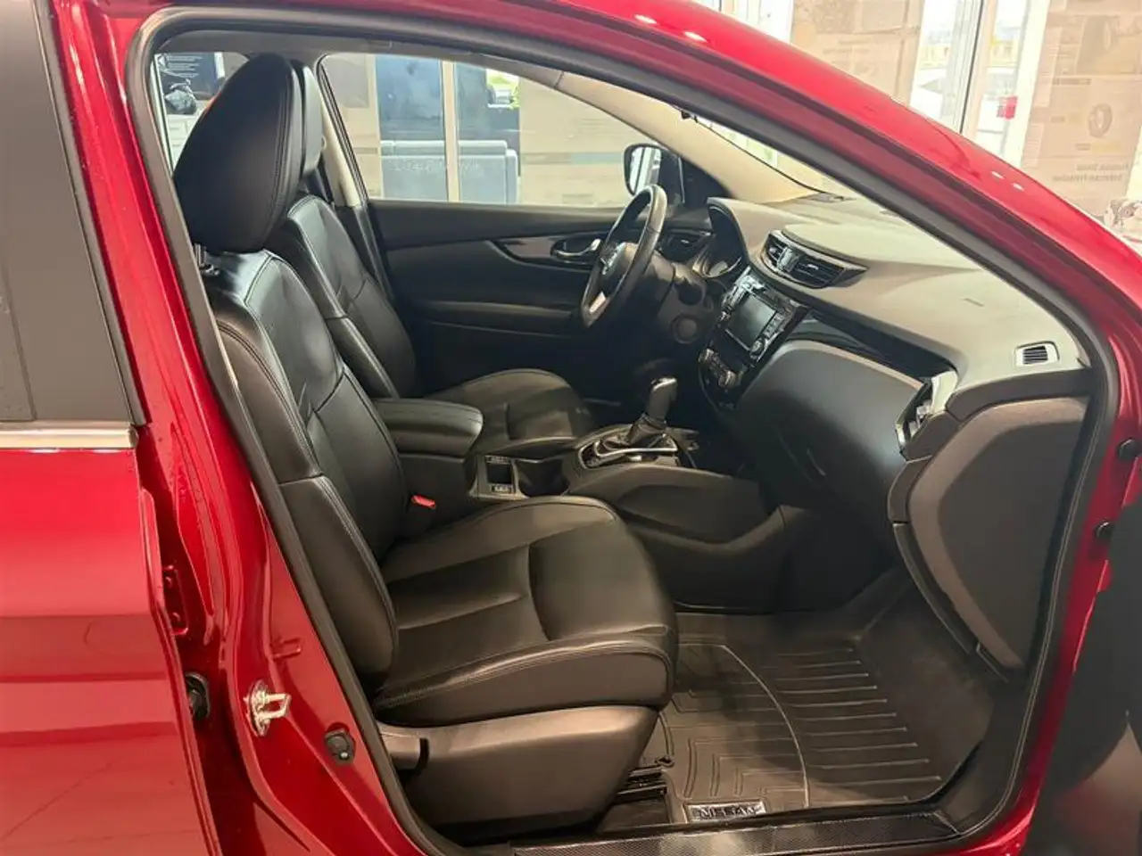 Nissan Qashqai снимка Nissan Qashqai