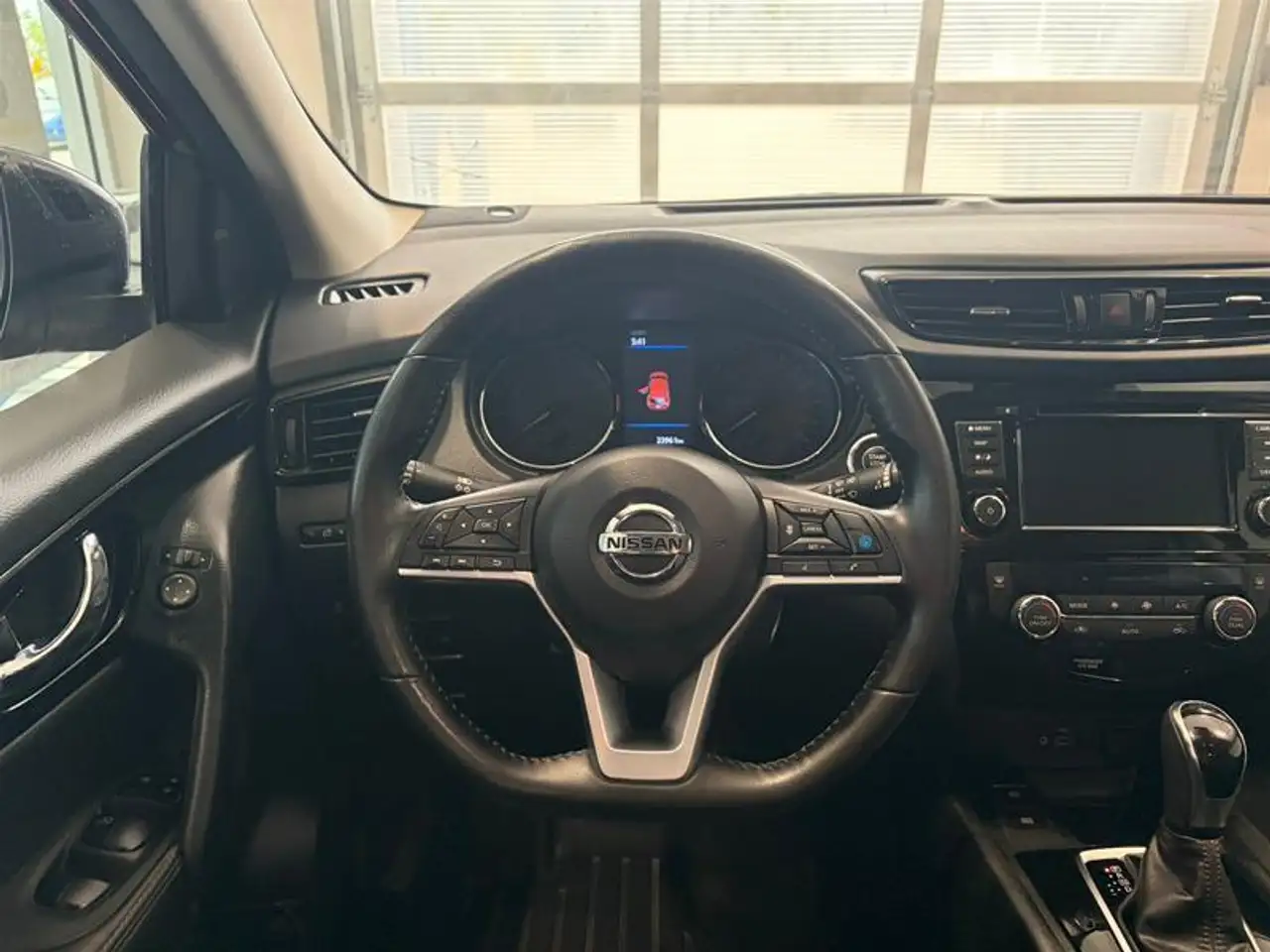 Nissan Qashqai снимка Nissan Qashqai