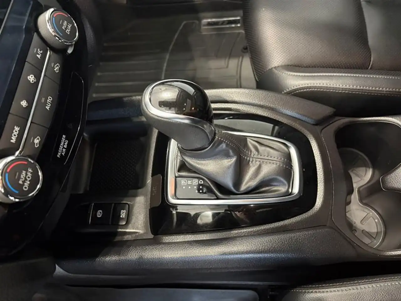 Nissan Qashqai снимка Nissan Qashqai