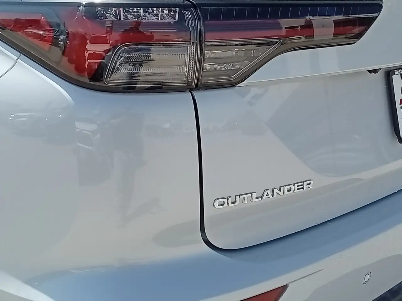 Mitsubishi Outlander снимка Mitsubishi Outlander
