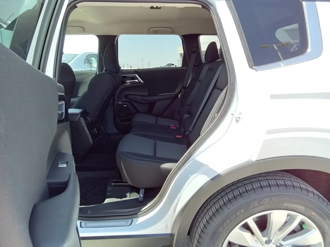 Mitsubishi Outlander снимка Mitsubishi Outlander