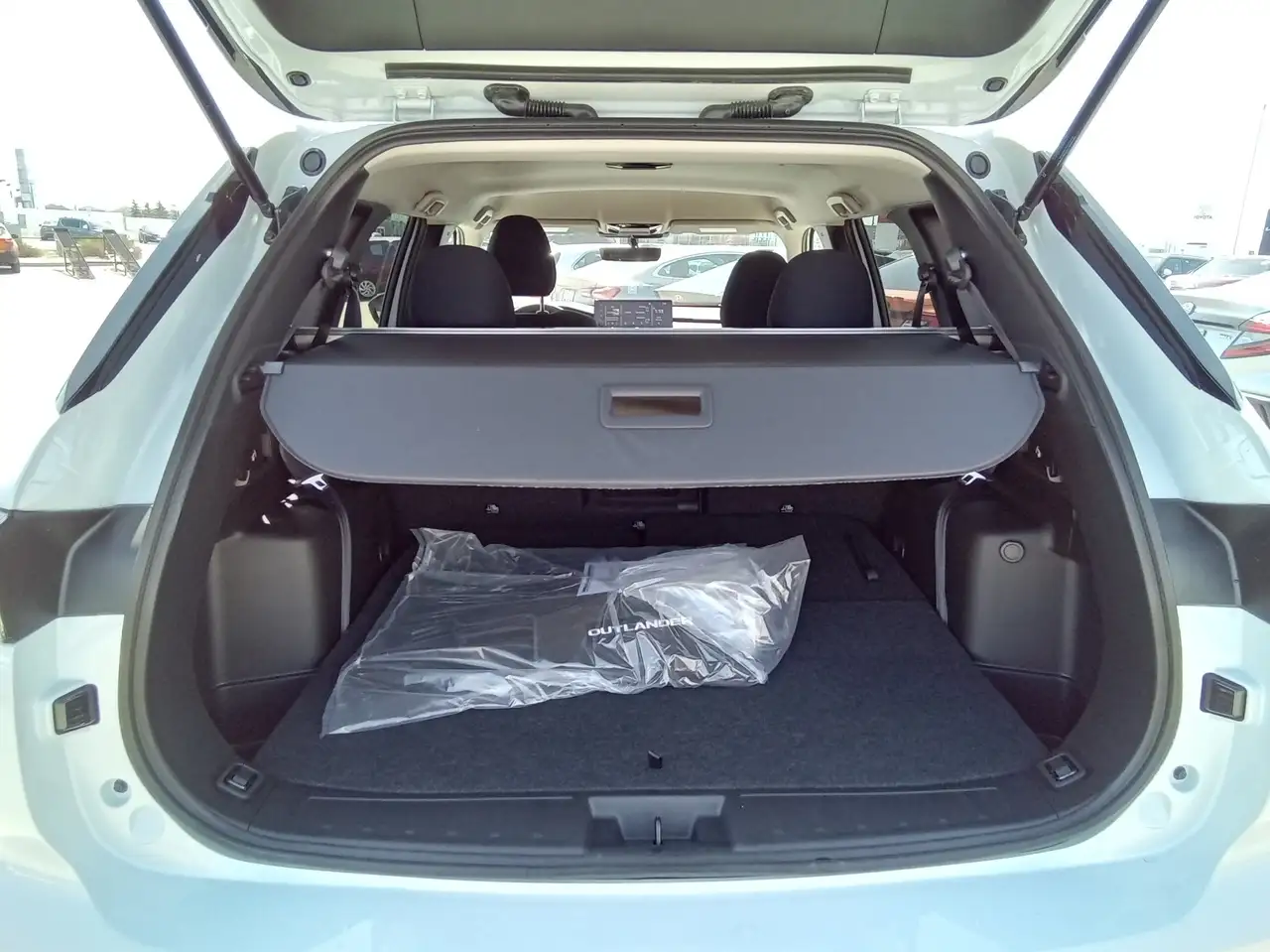Mitsubishi Outlander снимка Mitsubishi Outlander