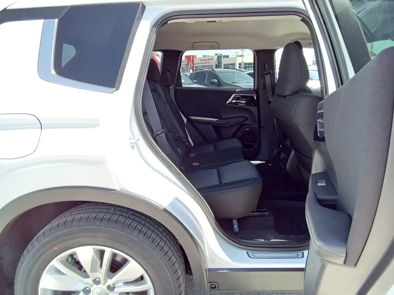 Mitsubishi Outlander снимка Mitsubishi Outlander