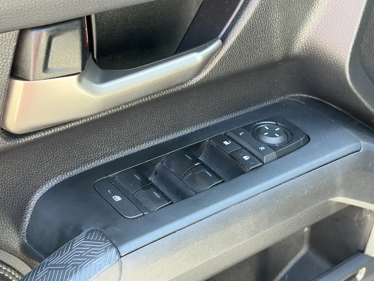 Toyota Tacoma снимка Toyota Tacoma