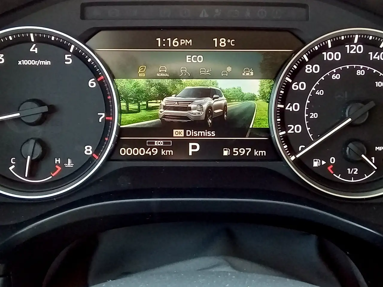 Mitsubishi Outlander снимка Mitsubishi Outlander