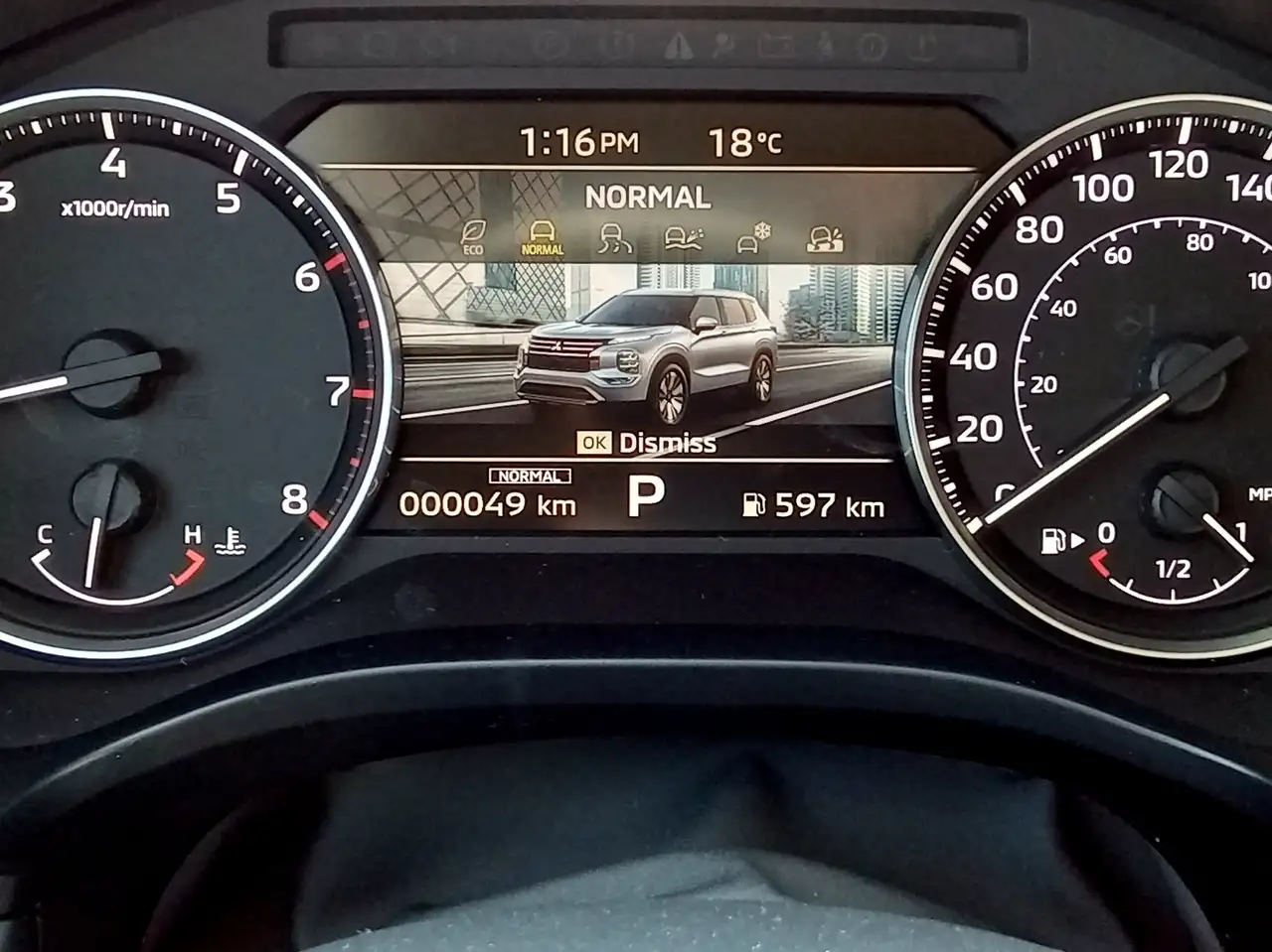 Mitsubishi Outlander снимка Mitsubishi Outlander