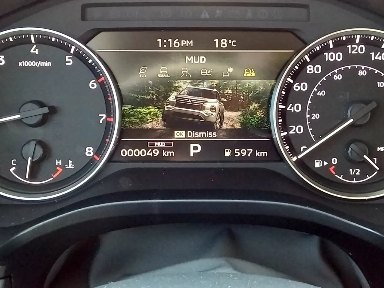 Mitsubishi Outlander снимка Mitsubishi Outlander