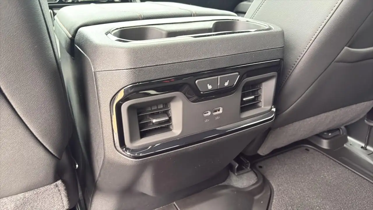 GMC Sierra 1500 photo GMC Sierra 1500