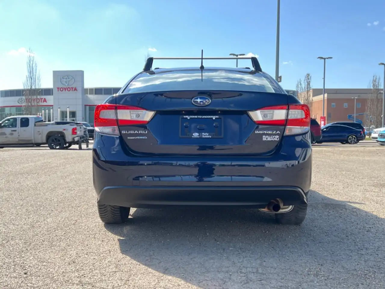 Subaru Impreza снимка Subaru Impreza